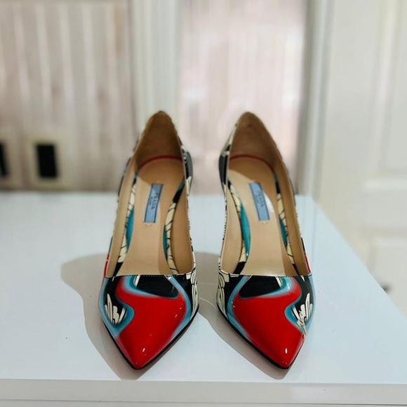PRADA Detailed Iconic Printed Leather Pumps - Picture 1 of 1
